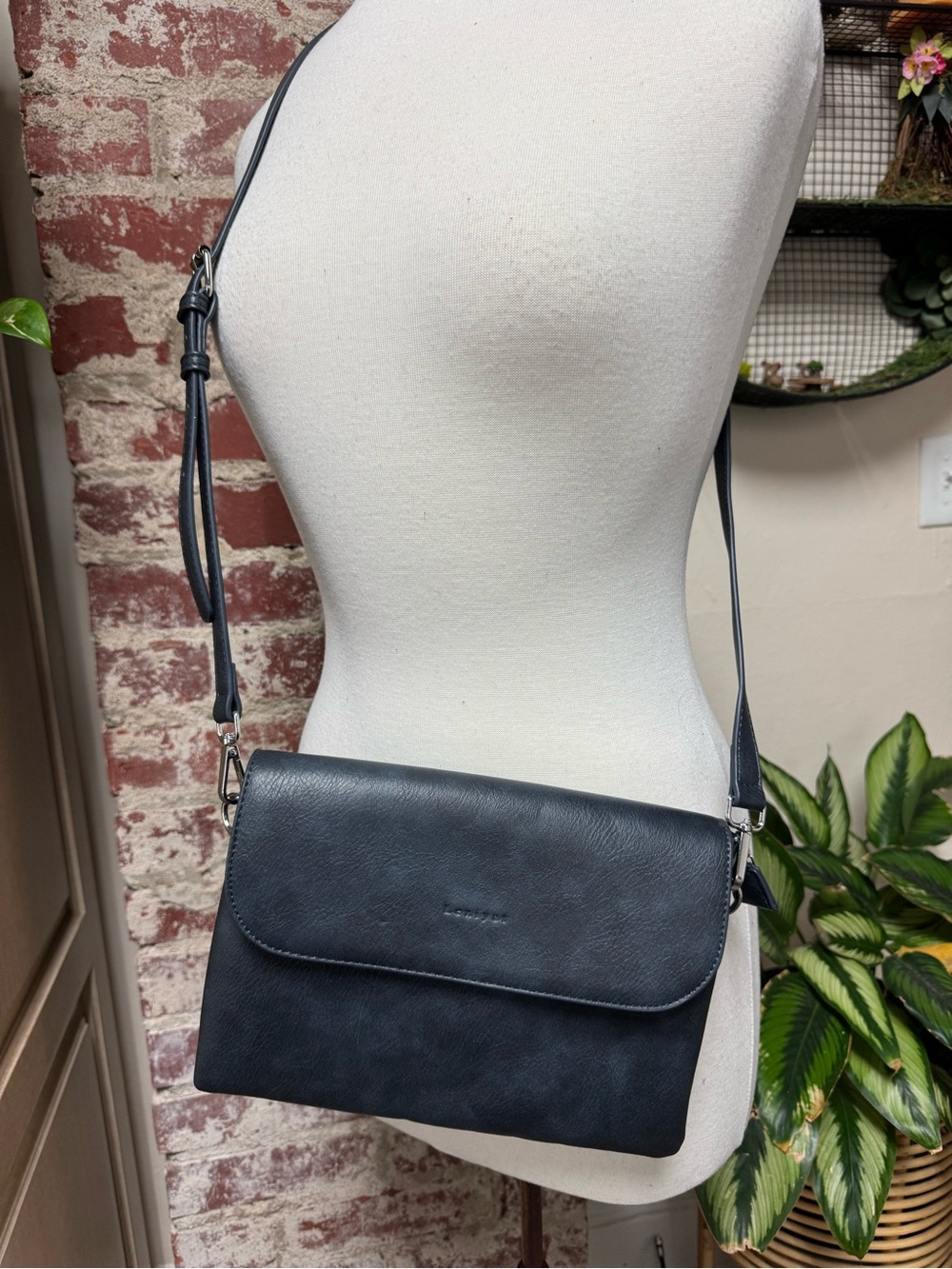 Lexiyat Vegan Leather Dark Navy Bag